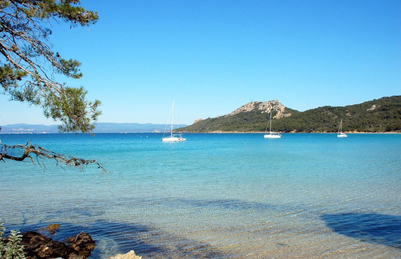 Appartement En Residence Privee, Face A La Mer Avec Acces Direct Plage Йер Экстерьер фото